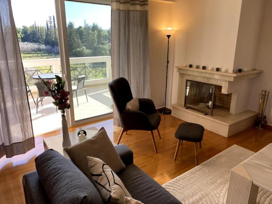 Luxury 4BR with 3 Bathrooms Apartment in Marousi