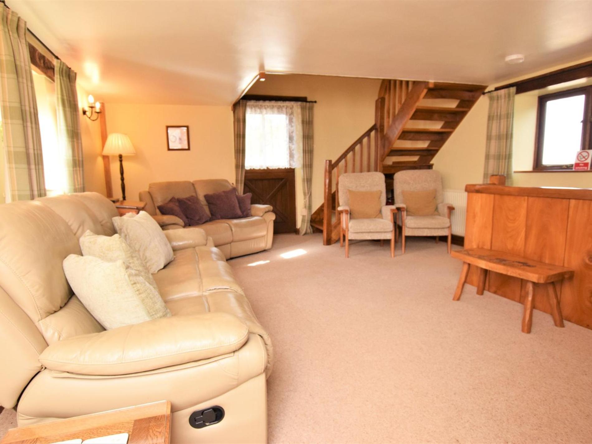 3 Bed in Torrington oc-tchoney view 5