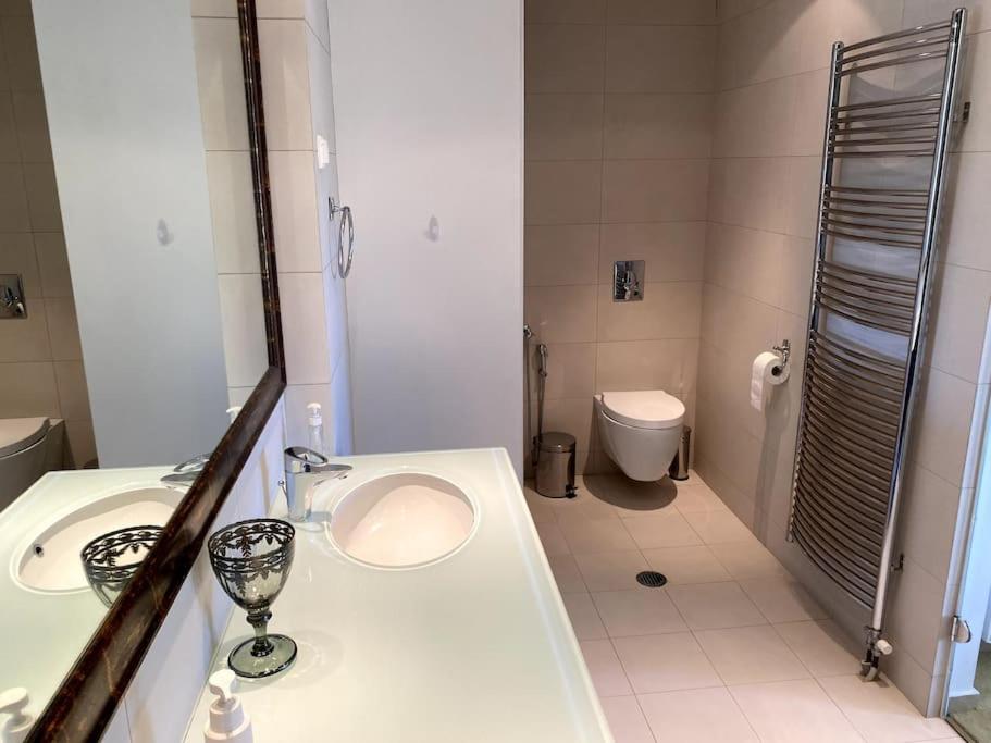 Luxury 4BR with 3 Bathrooms Apartment in Marousi
