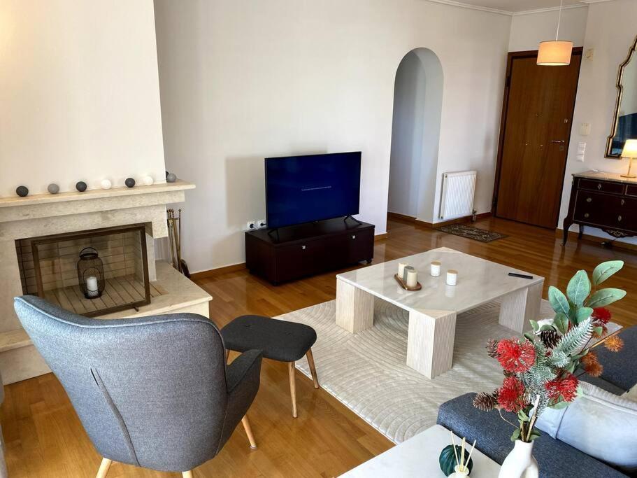 Luxury 4BR with 3 Bathrooms Apartment in Marousi