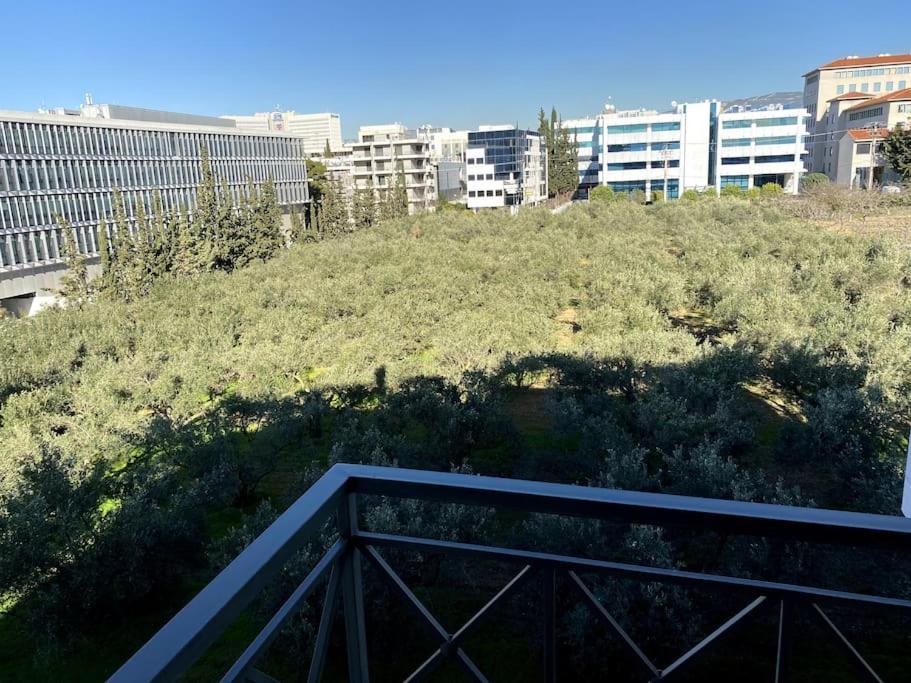 Luxury 4BR with 3 Bathrooms Apartment in Marousi