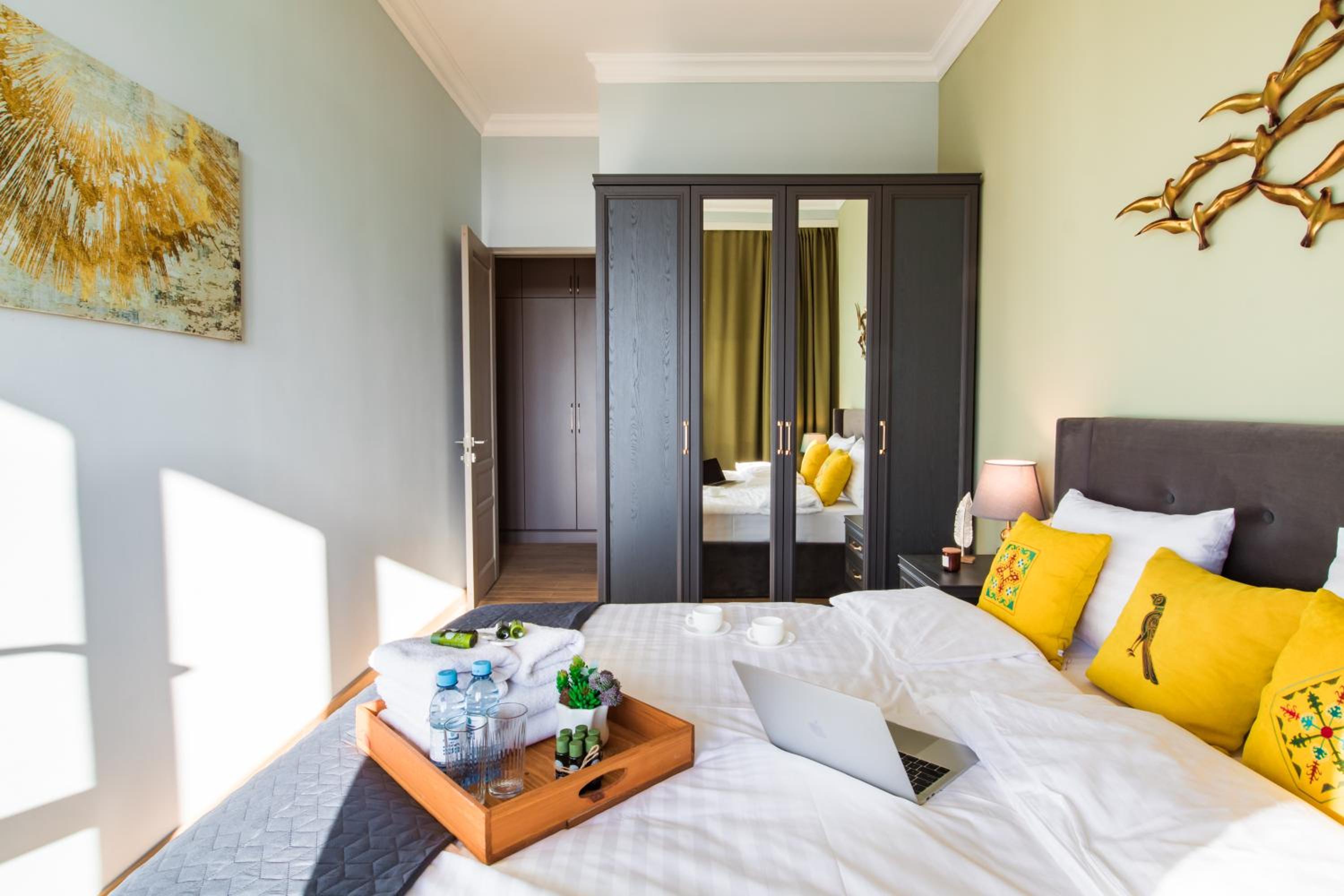 hotelise l Riverview Apartment