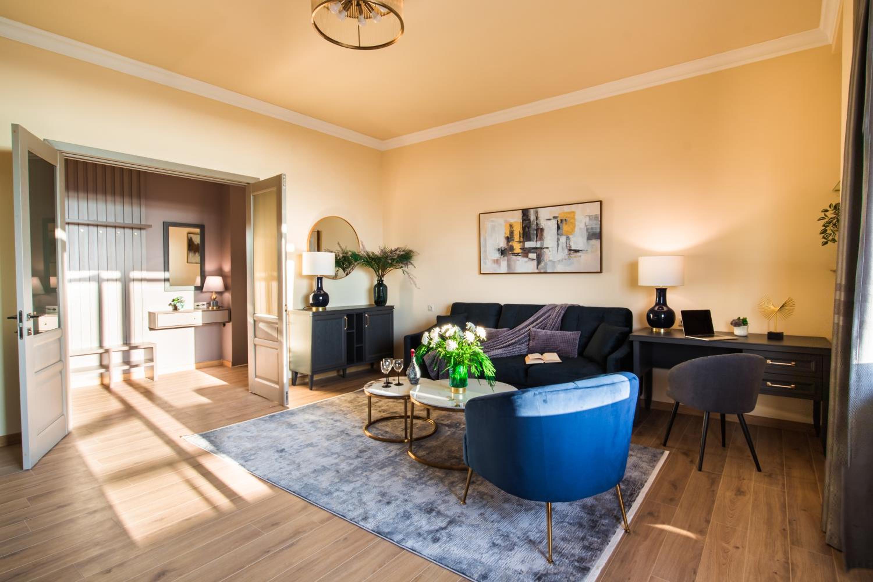 hotelise l Riverview Apartment