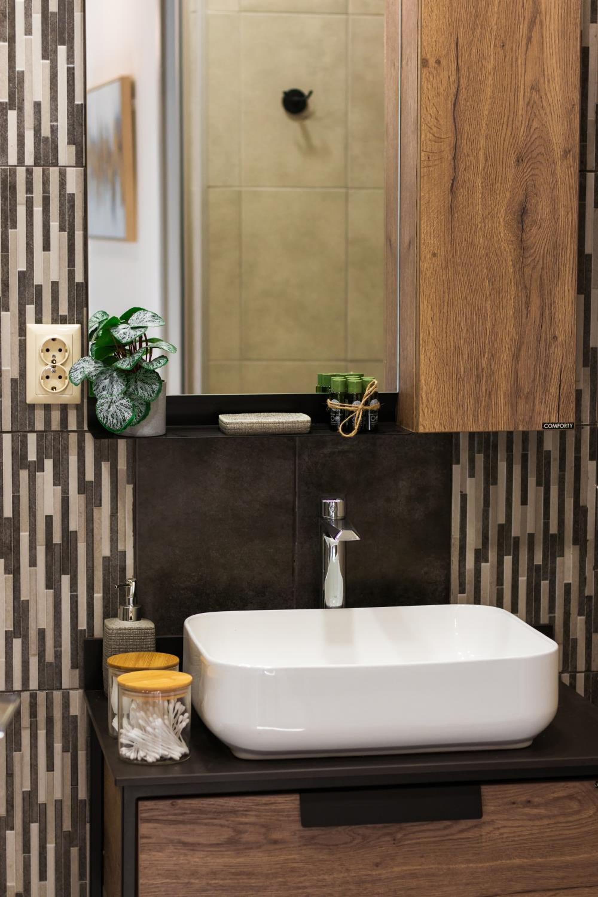 hotelise l Riverview Apartment