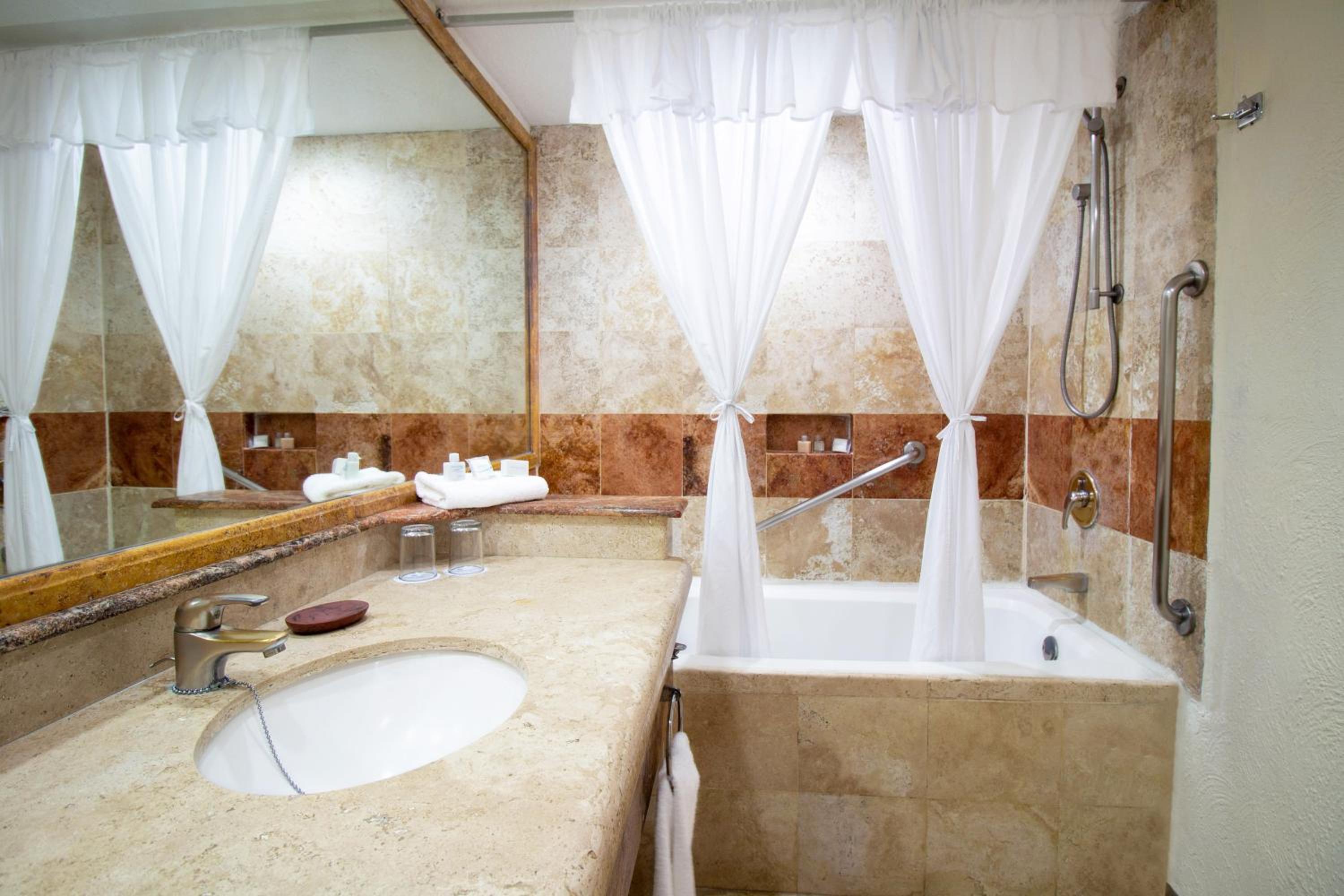 Puerto Vallarta Vacations - Plaza Pelicanos Grand Beach Resort All Inclusive - Property Image 51