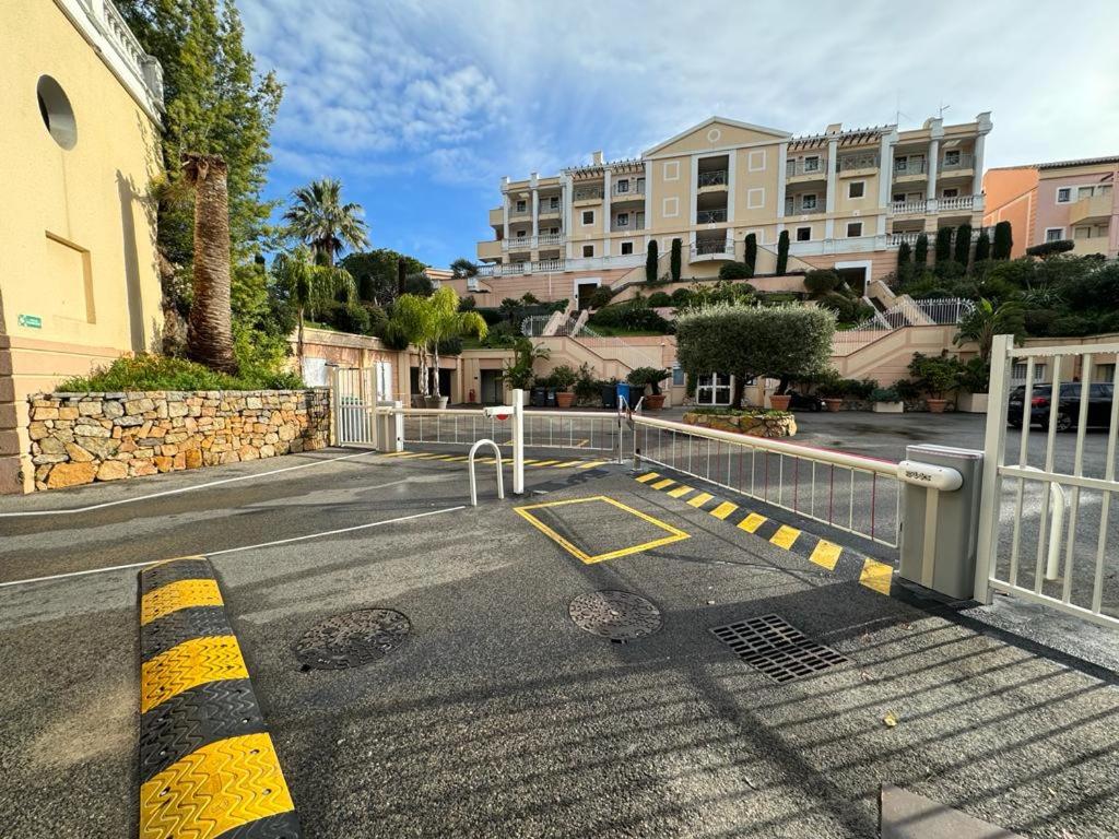 Exceptionnel Studio Vue Mer et Piscine avec Parking, Climatisation photo 3