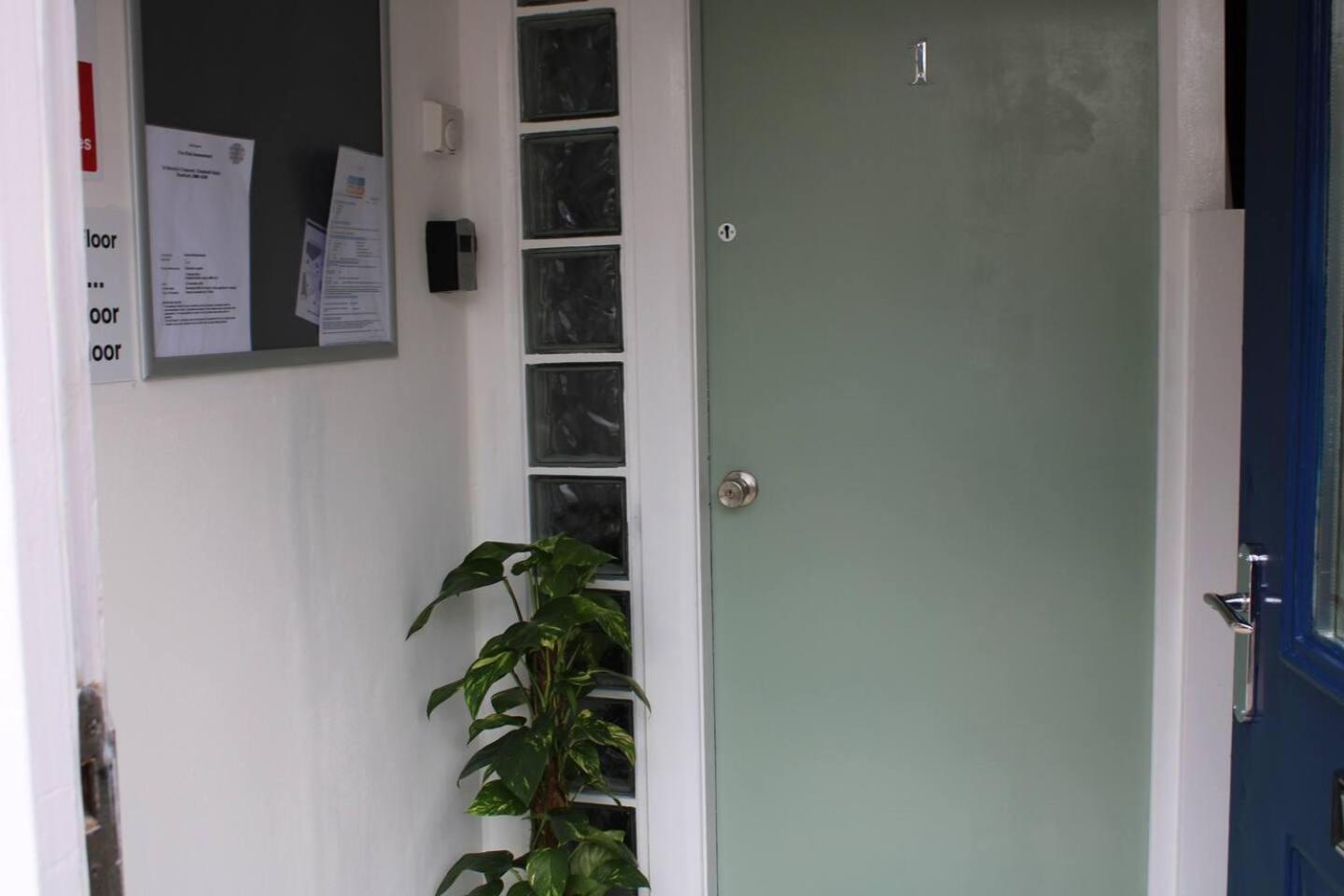 Photo 33