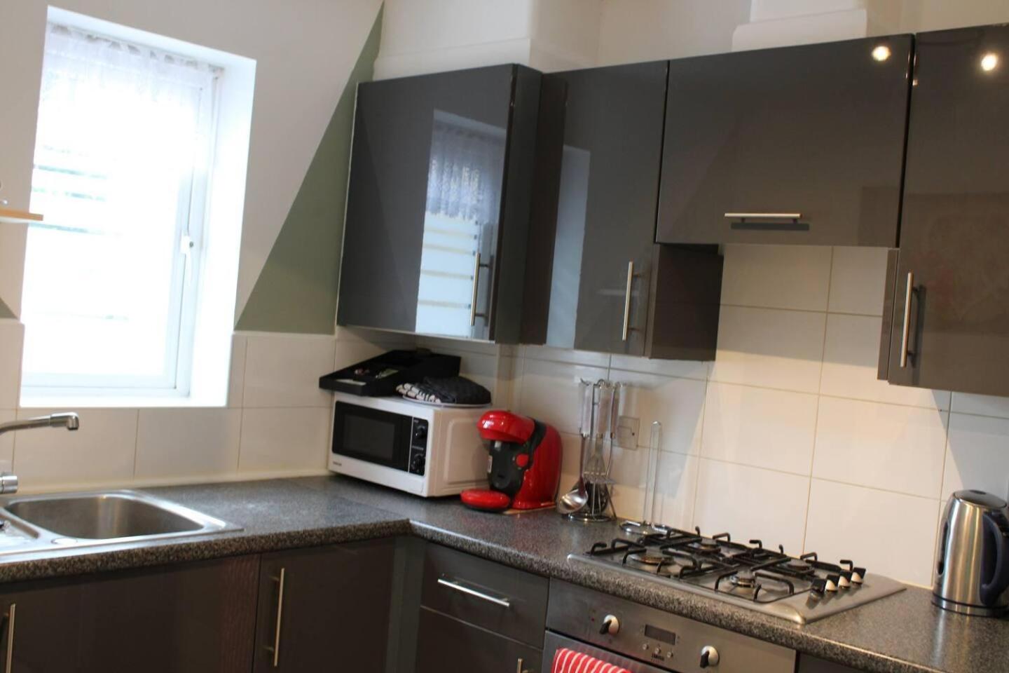 Apartment - Sleeps 4 - Garden - Parking view 3