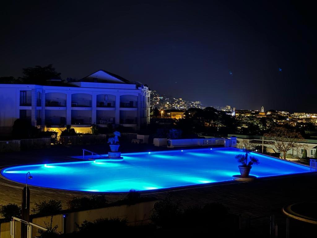 Hotel Exceptionnel Studio Vue Mer et Piscine avec Parking, Climatisation - Image 1