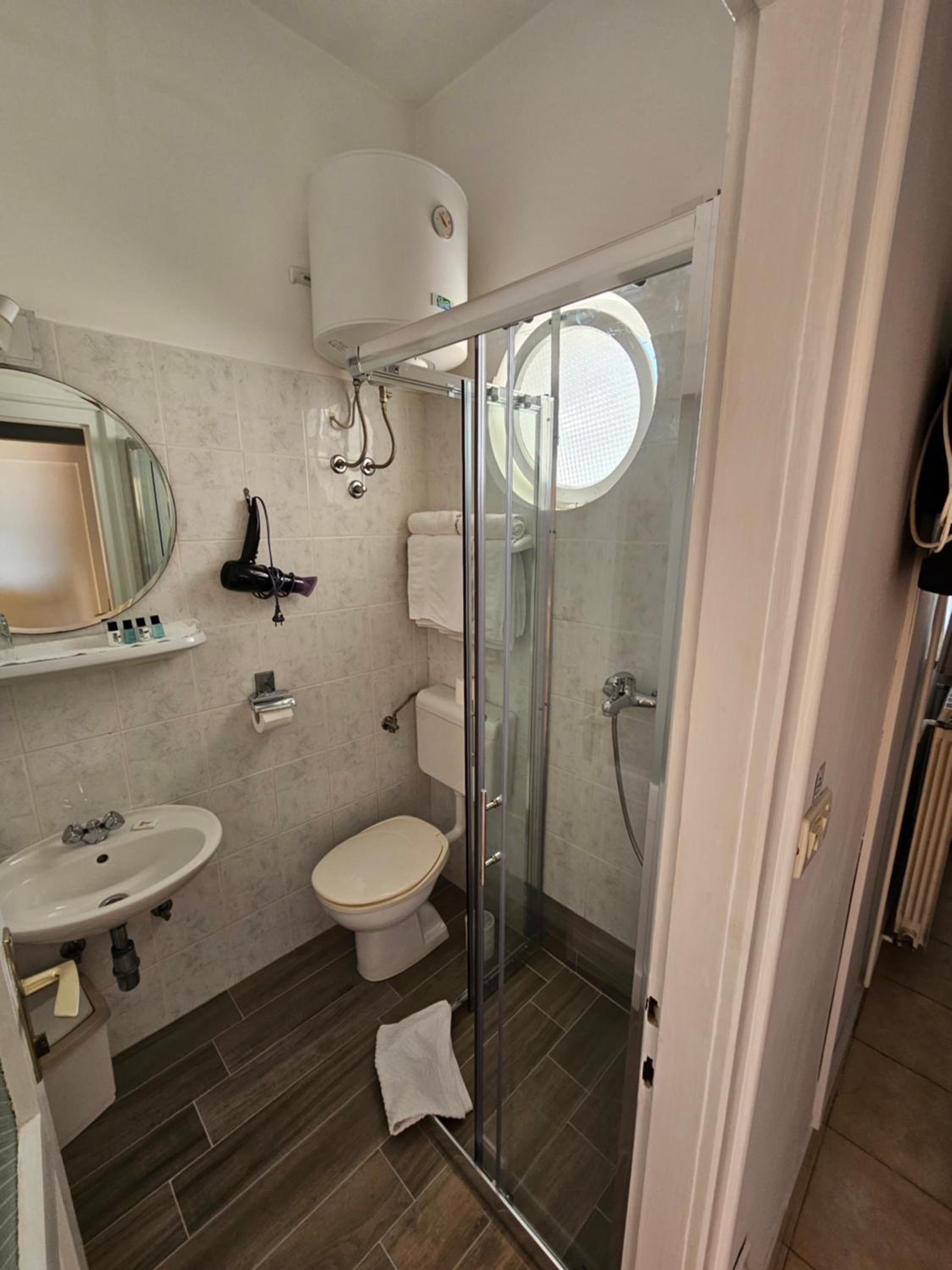 Apartments & rooms MIKLEUS