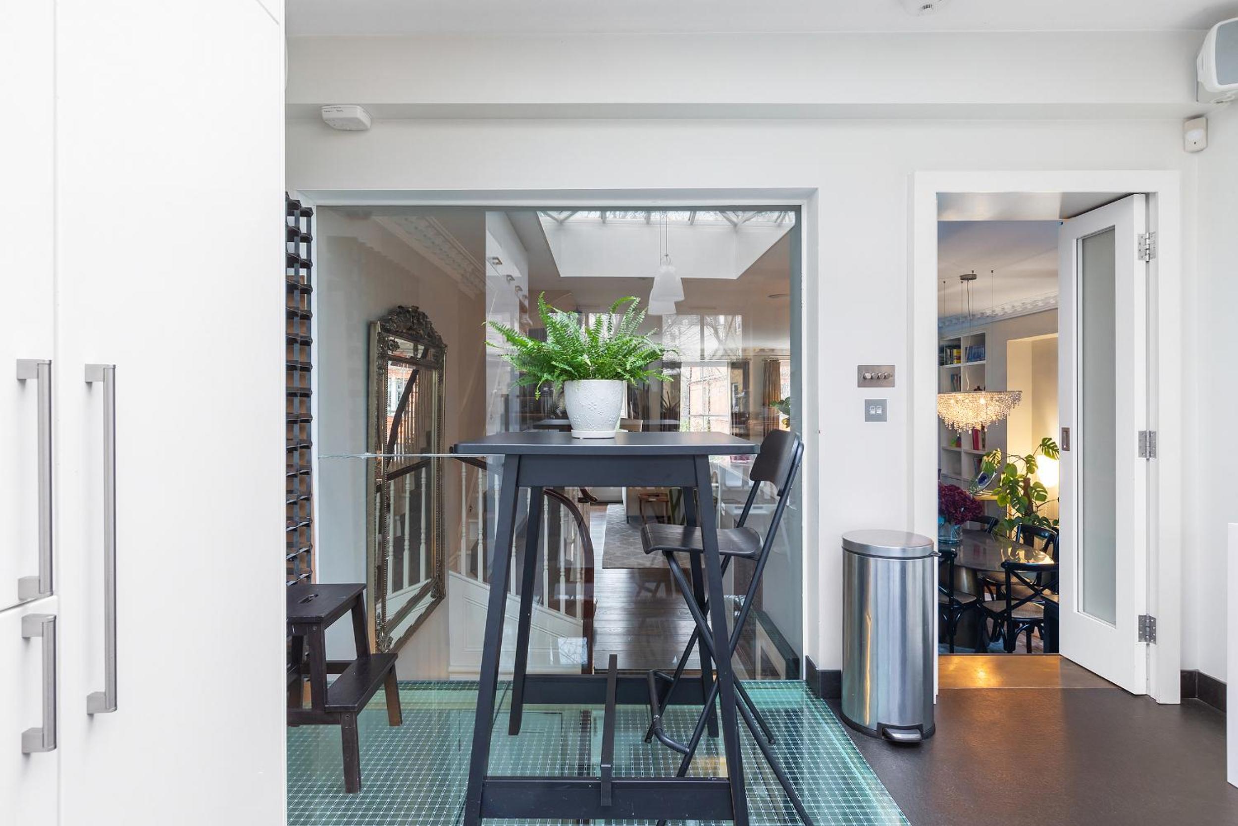 Luxurious Apartment in Kensington