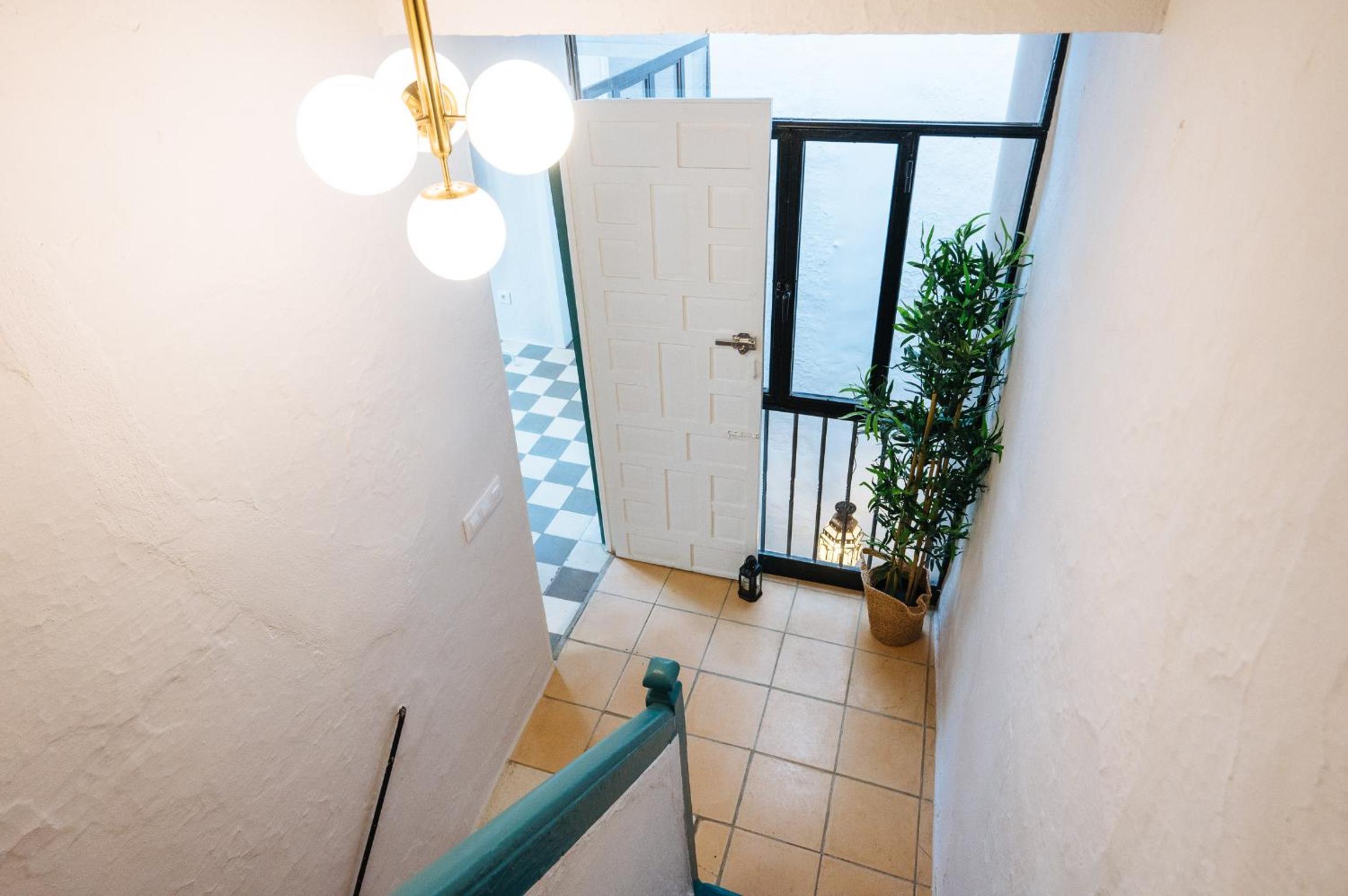 Independent Beautiful House Seville City center with Private Parking