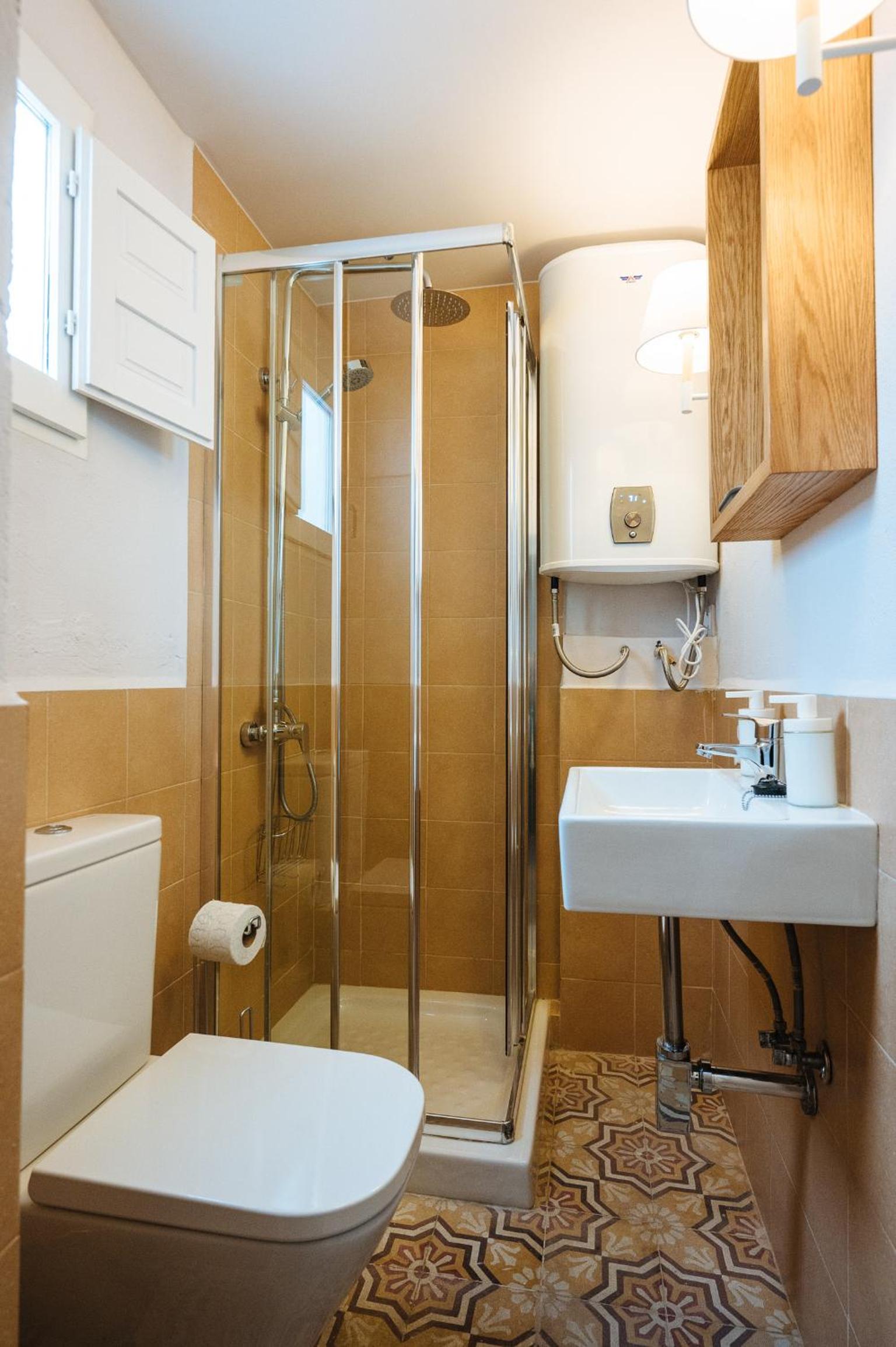 Independent Beautiful House Seville City center with Private Parking