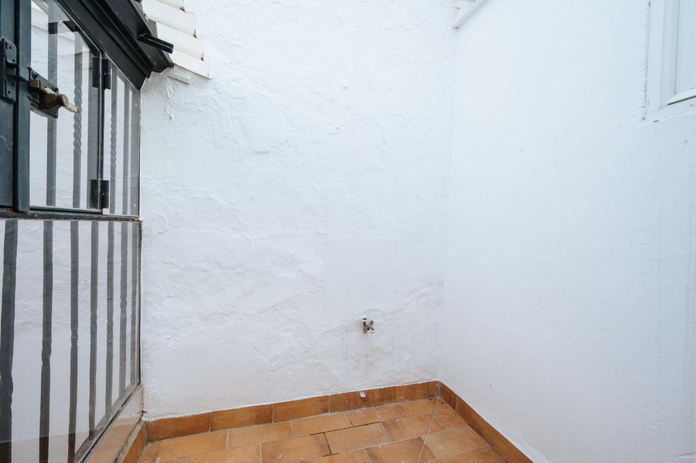 Independent Beautiful House Seville City center with Private Parking