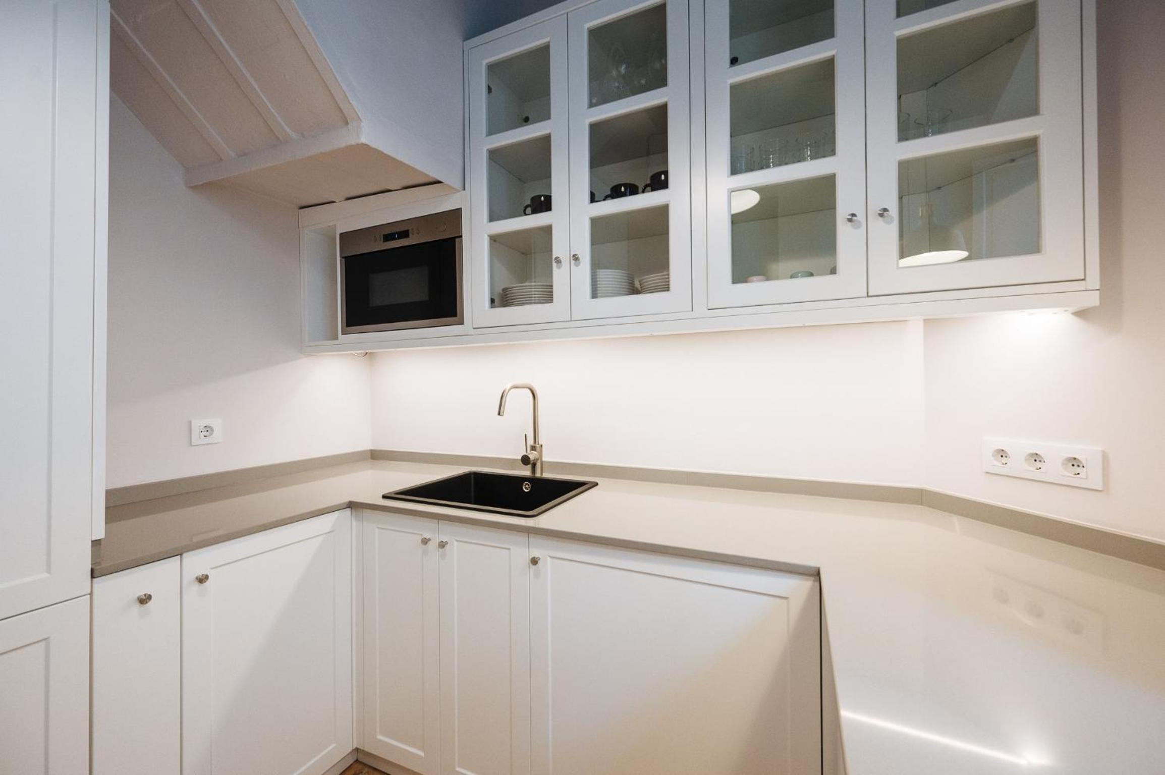 Independent Beautiful House Seville City center with Private Parking