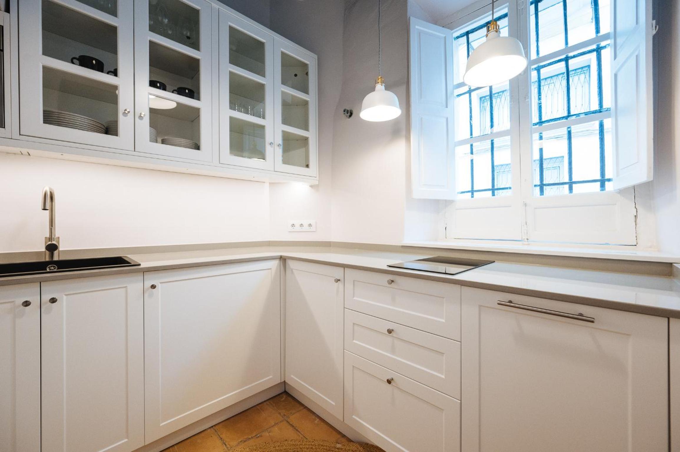 Independent Beautiful House Seville City center with Private Parking