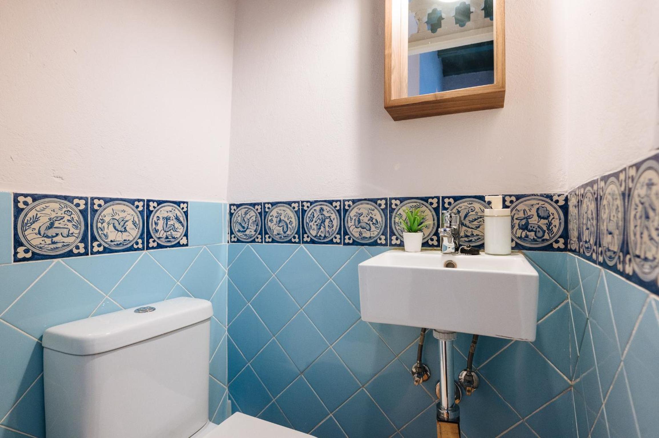 Independent Beautiful House Seville City center with Private Parking