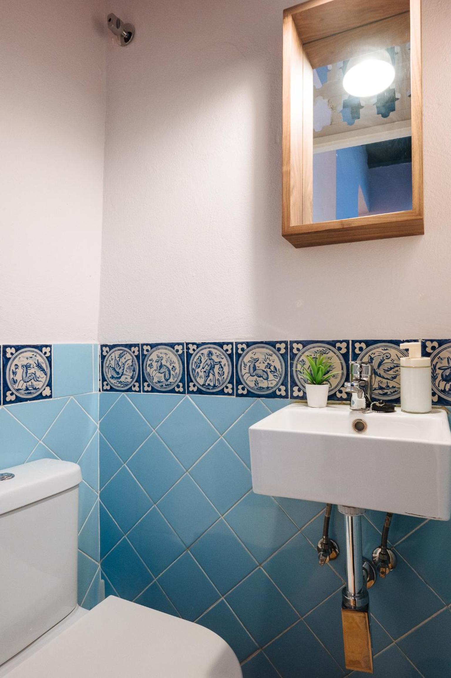 Independent Beautiful House Seville City center with Private Parking
