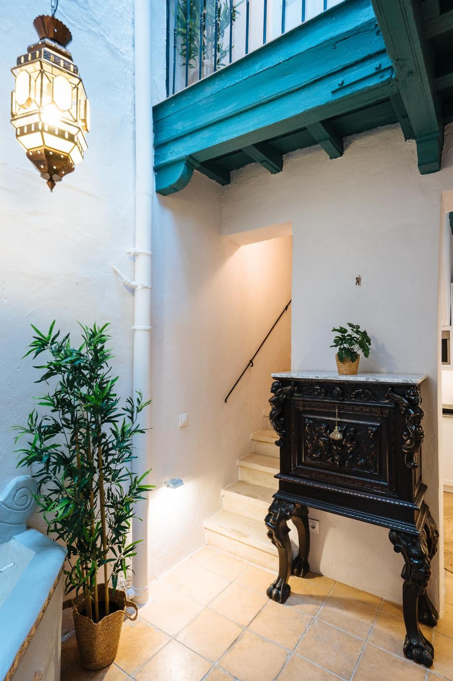 Independent Beautiful House Seville City center with Private Parking