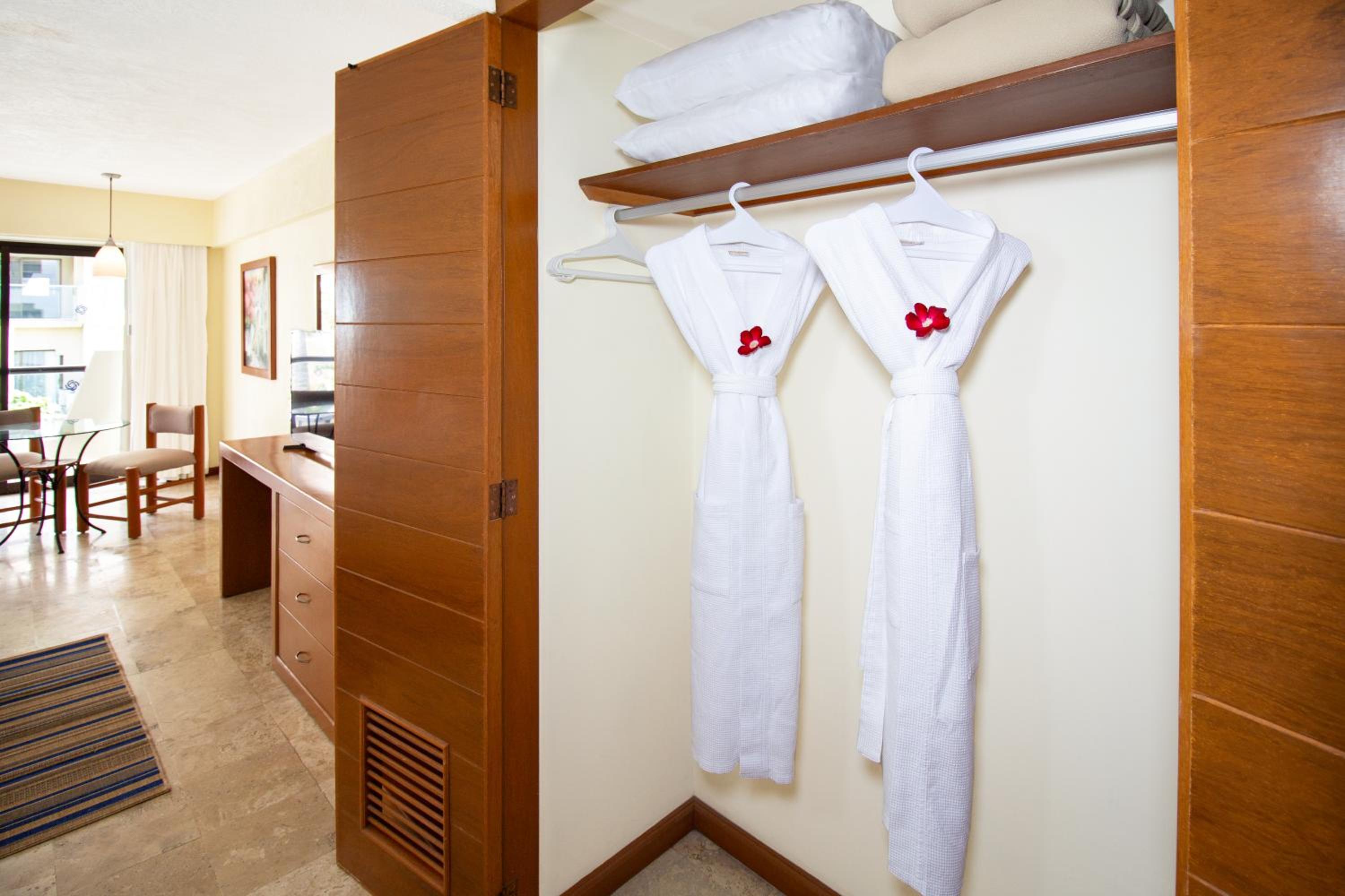 Puerto Vallarta Vacations - Plaza Pelicanos Grand Beach Resort All Inclusive - Property Image 116