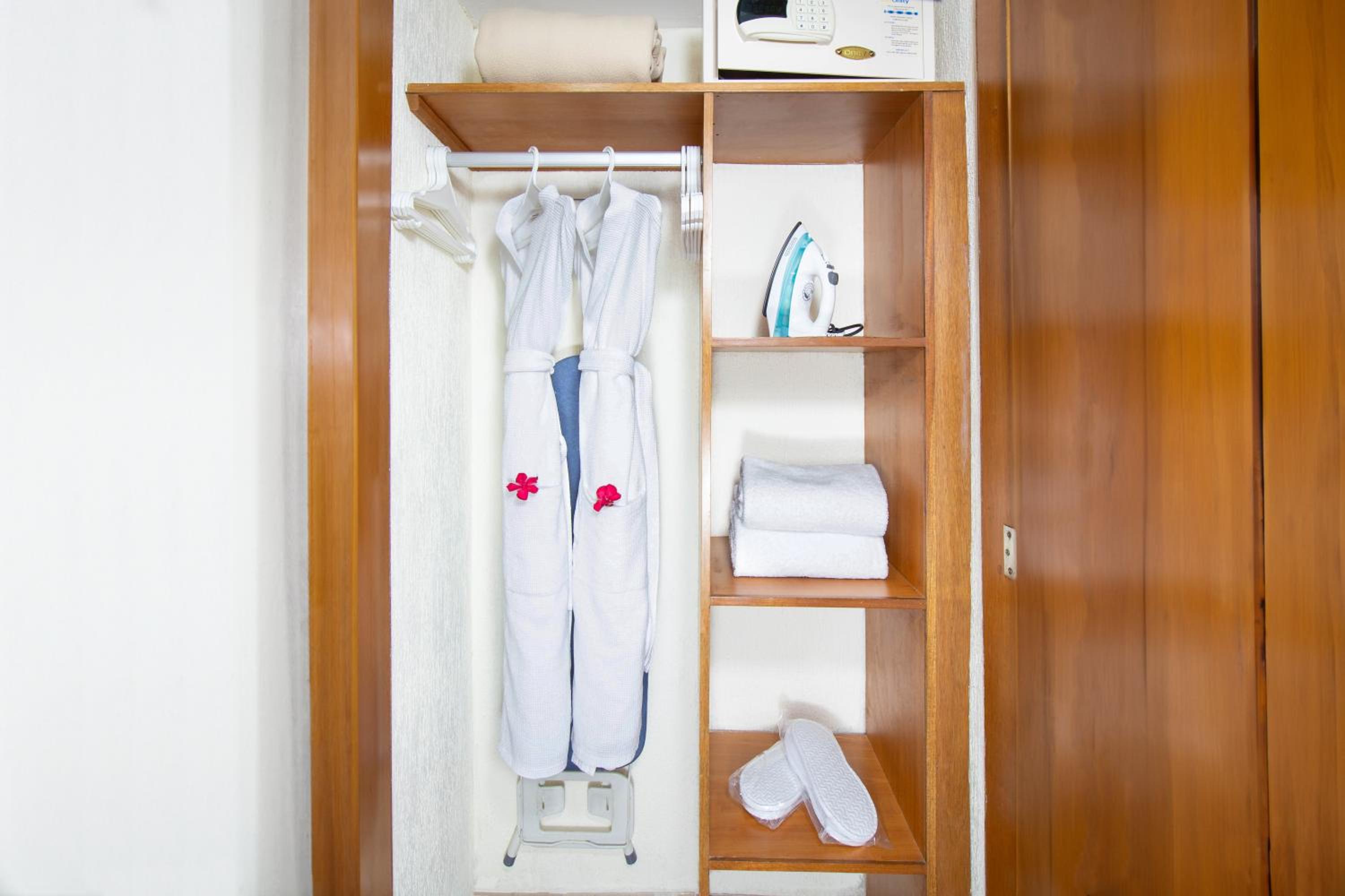 Puerto Vallarta Vacations - Plaza Pelicanos Grand Beach Resort All Inclusive - Property Image 96