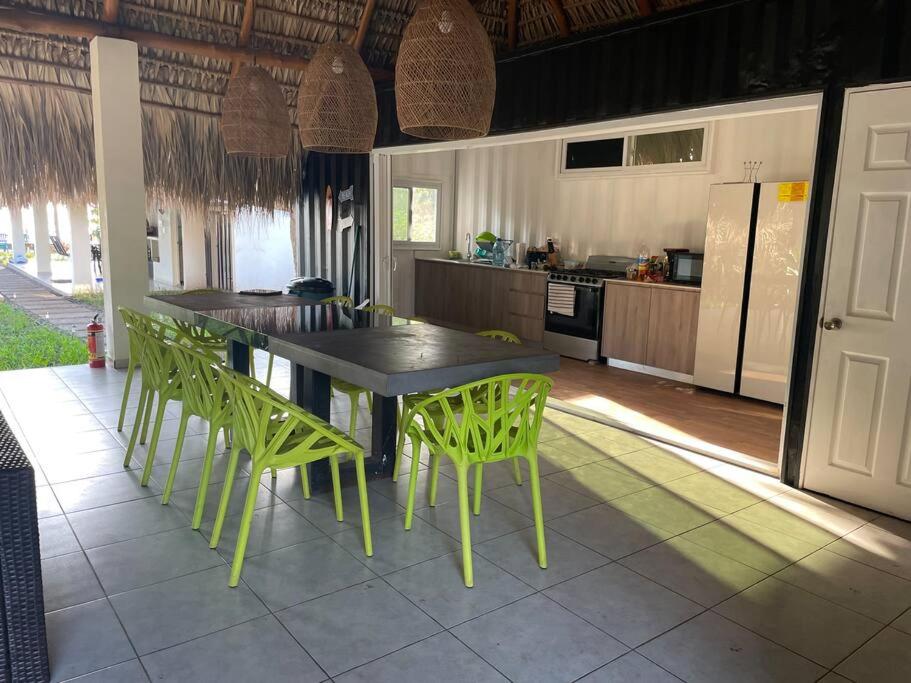 Ocean fronthouse in Salinitas