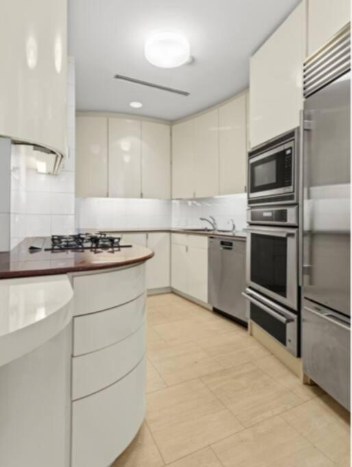 Private Beautiful Townhome w Zen Garden