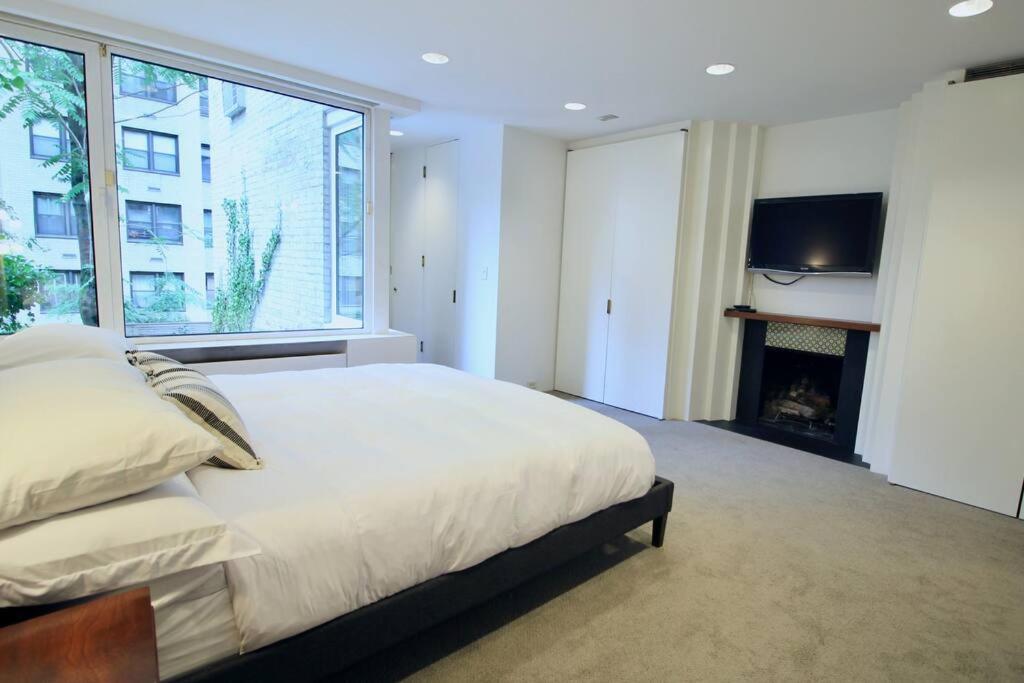 Private Beautiful Townhome w Zen Garden