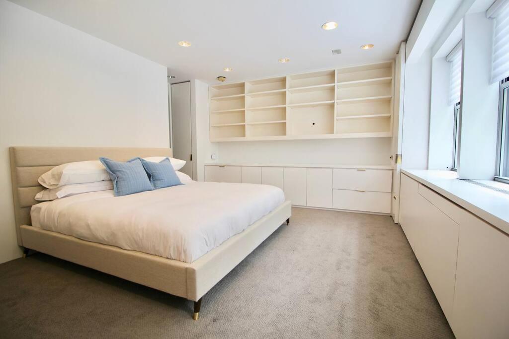 Private Beautiful Townhome w Zen Garden