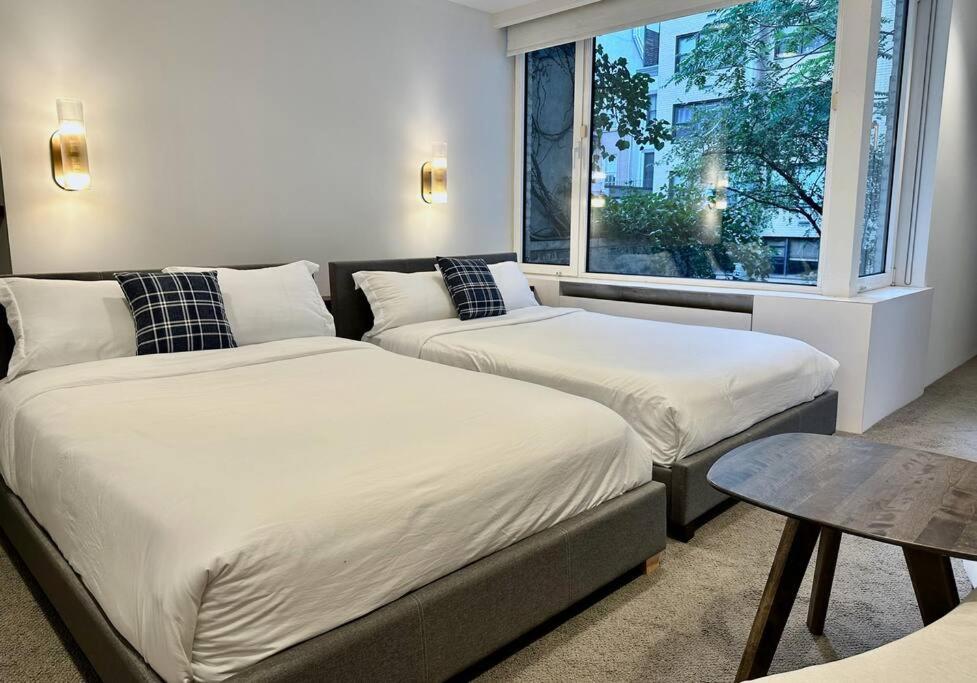 Private Beautiful Townhome w Zen Garden