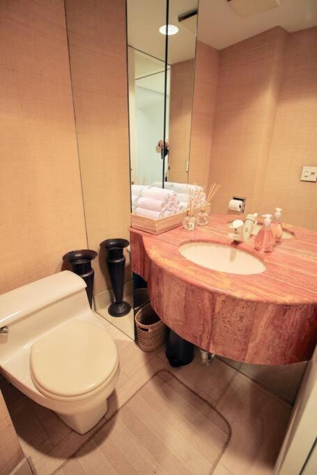Private Beautiful Townhome w Zen Garden