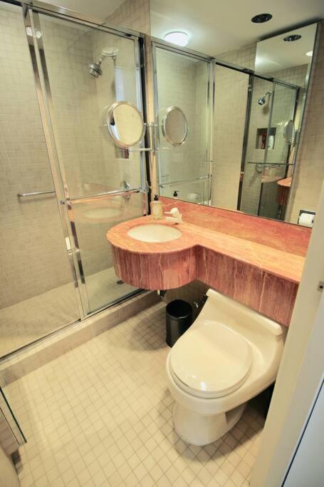 Private Beautiful Townhome w Zen Garden