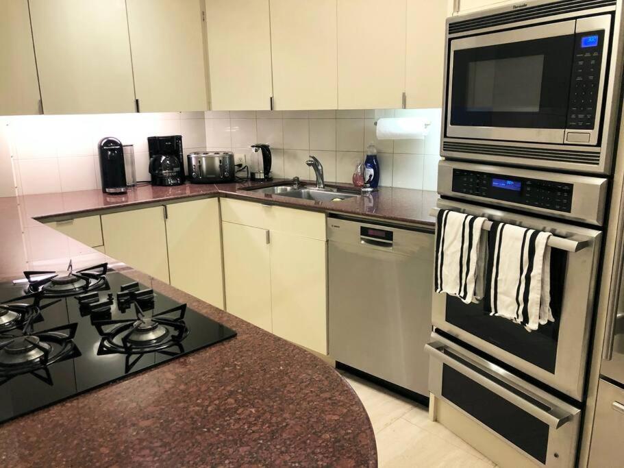 Private Beautiful Townhome w Zen Garden