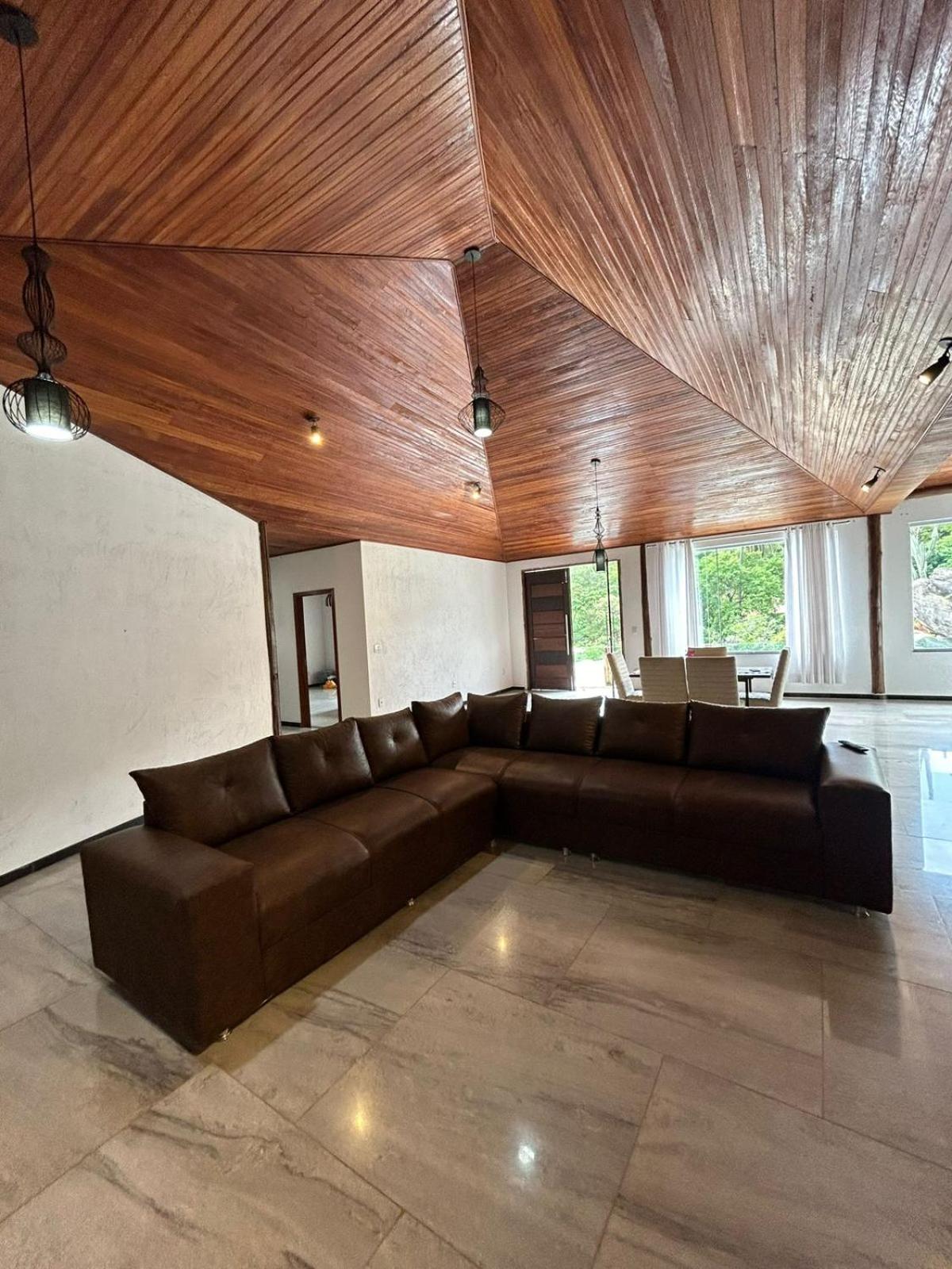 Luxuosa Casa Pedras