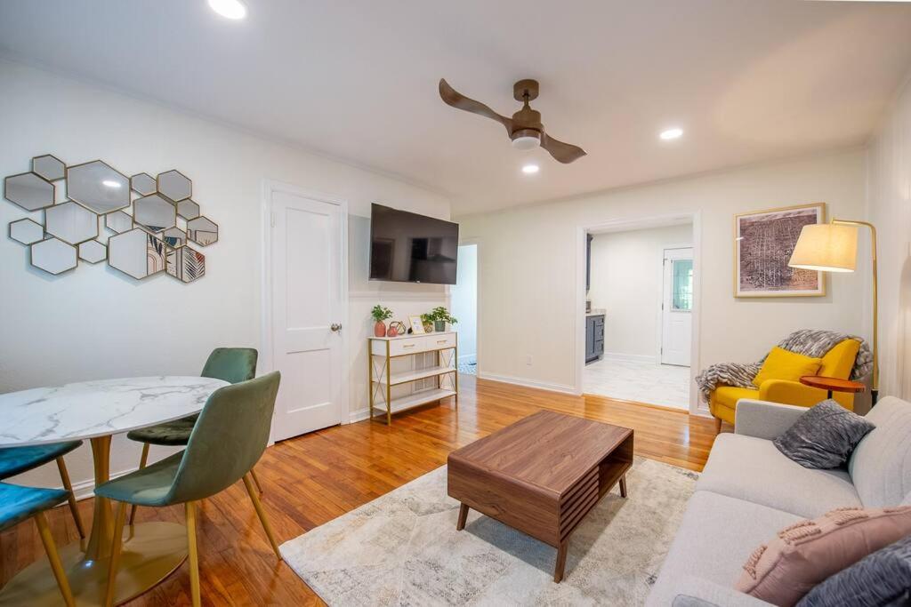 Midtown Cottage - Central Location! (1) view 4