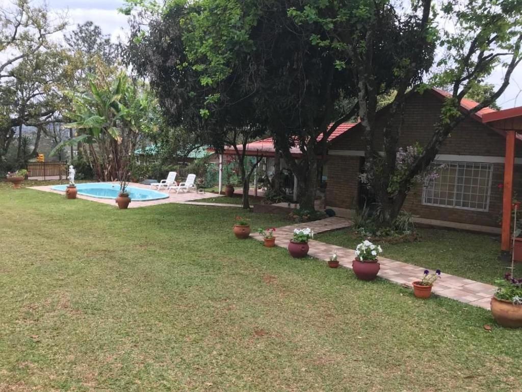 Cabañas con piscina en la entrada de Oberá