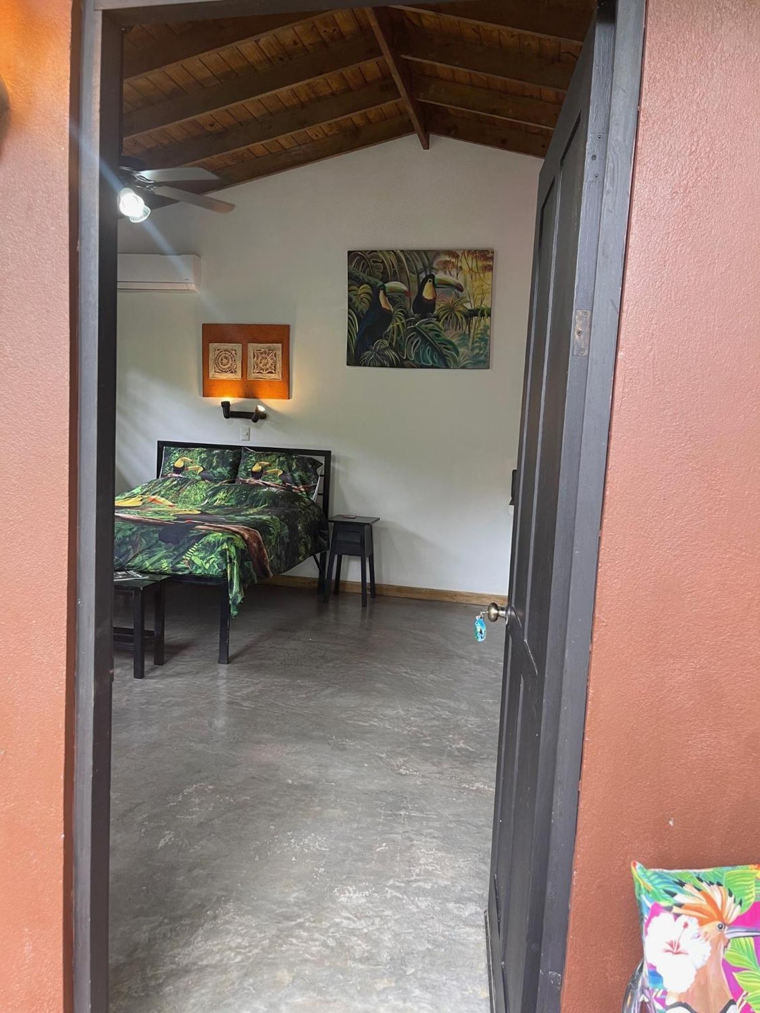 Toucan Villa -riverfront With Pool & Near A Beach