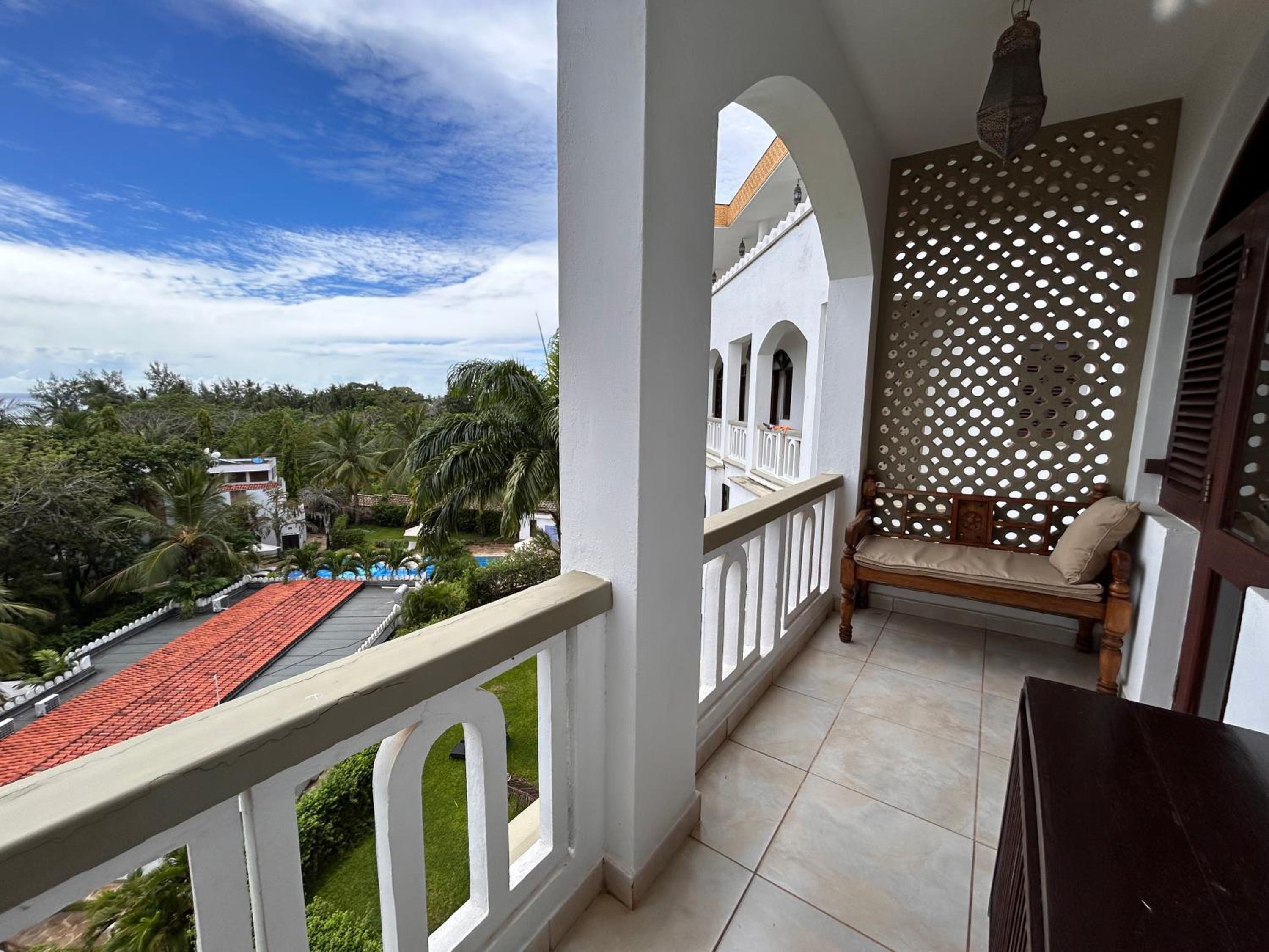 Beach Front Spacious Apartment with Oceanview -- Lantana Galu Beach Apartment