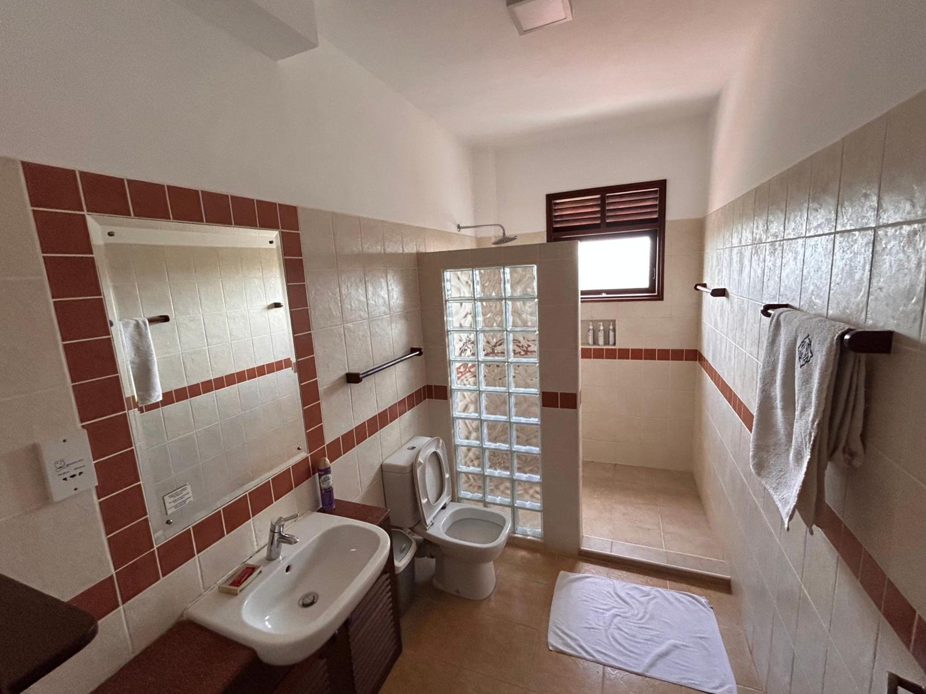 Beach Front Spacious Apartment with Oceanview -- Lantana Galu Beach Apartment