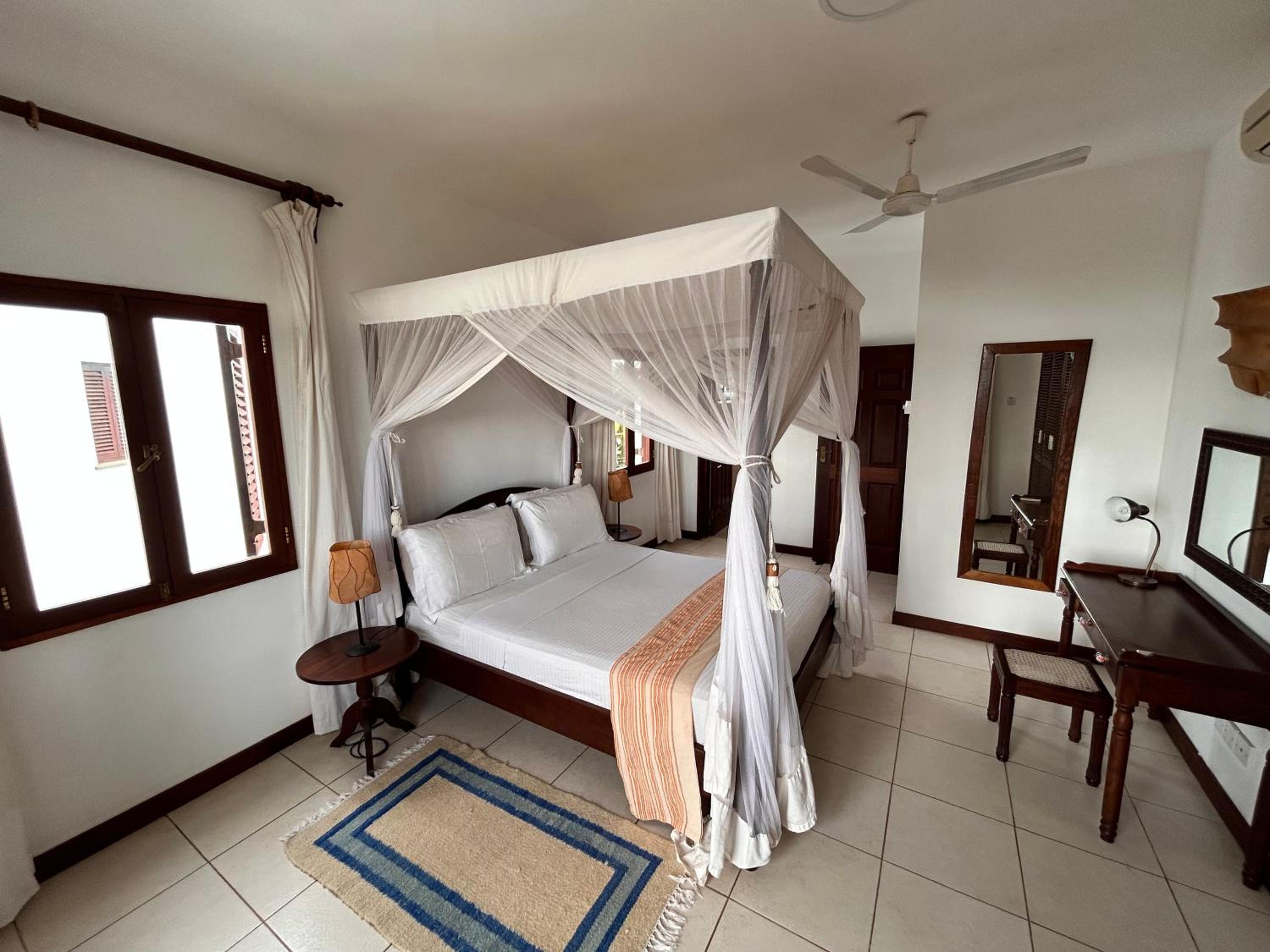 Beach Front Spacious Apartment with Oceanview -- Lantana Galu Beach Apartment