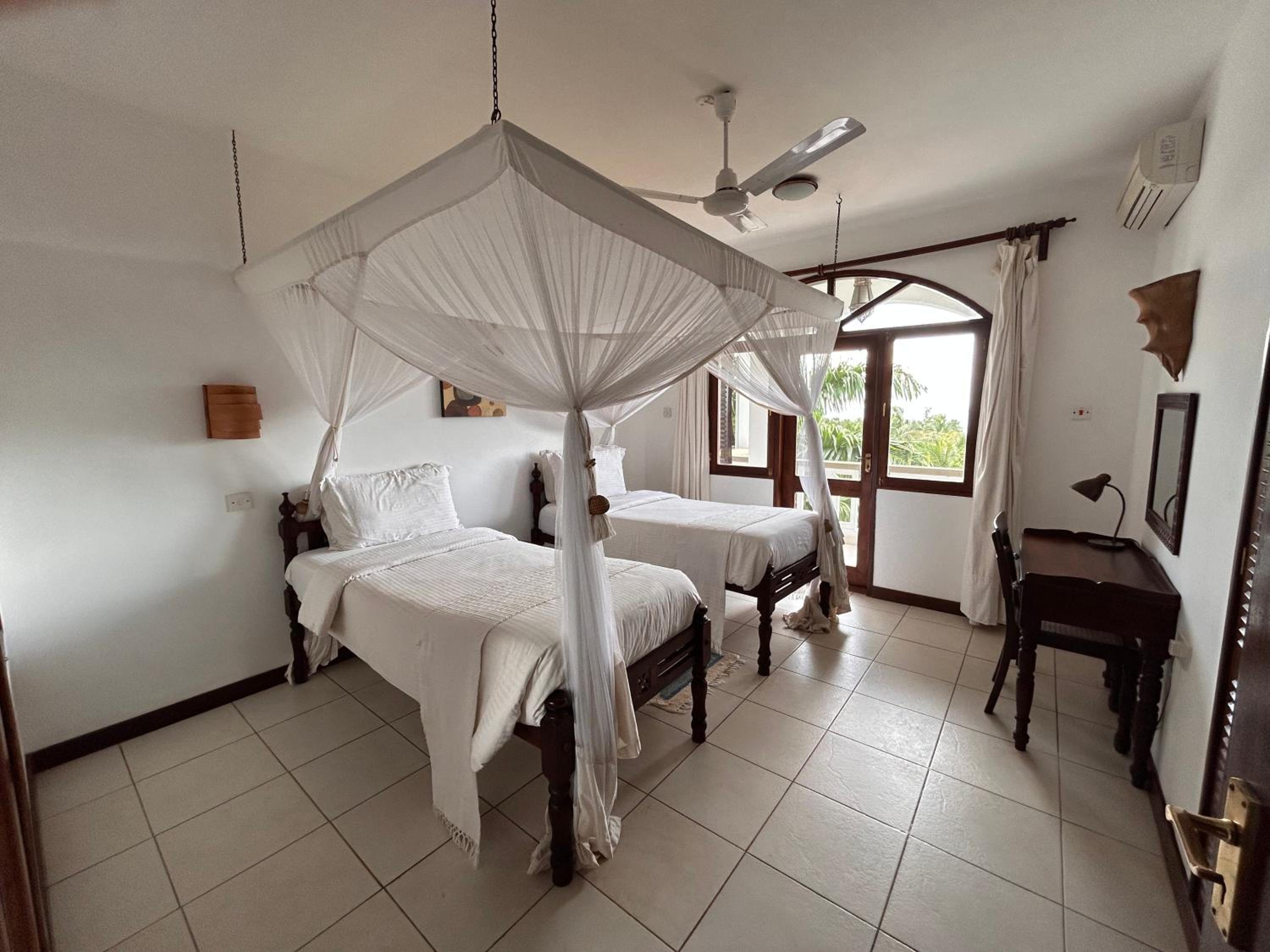 Beach Front Spacious Apartment with Oceanview -- Lantana Galu Beach Apartment