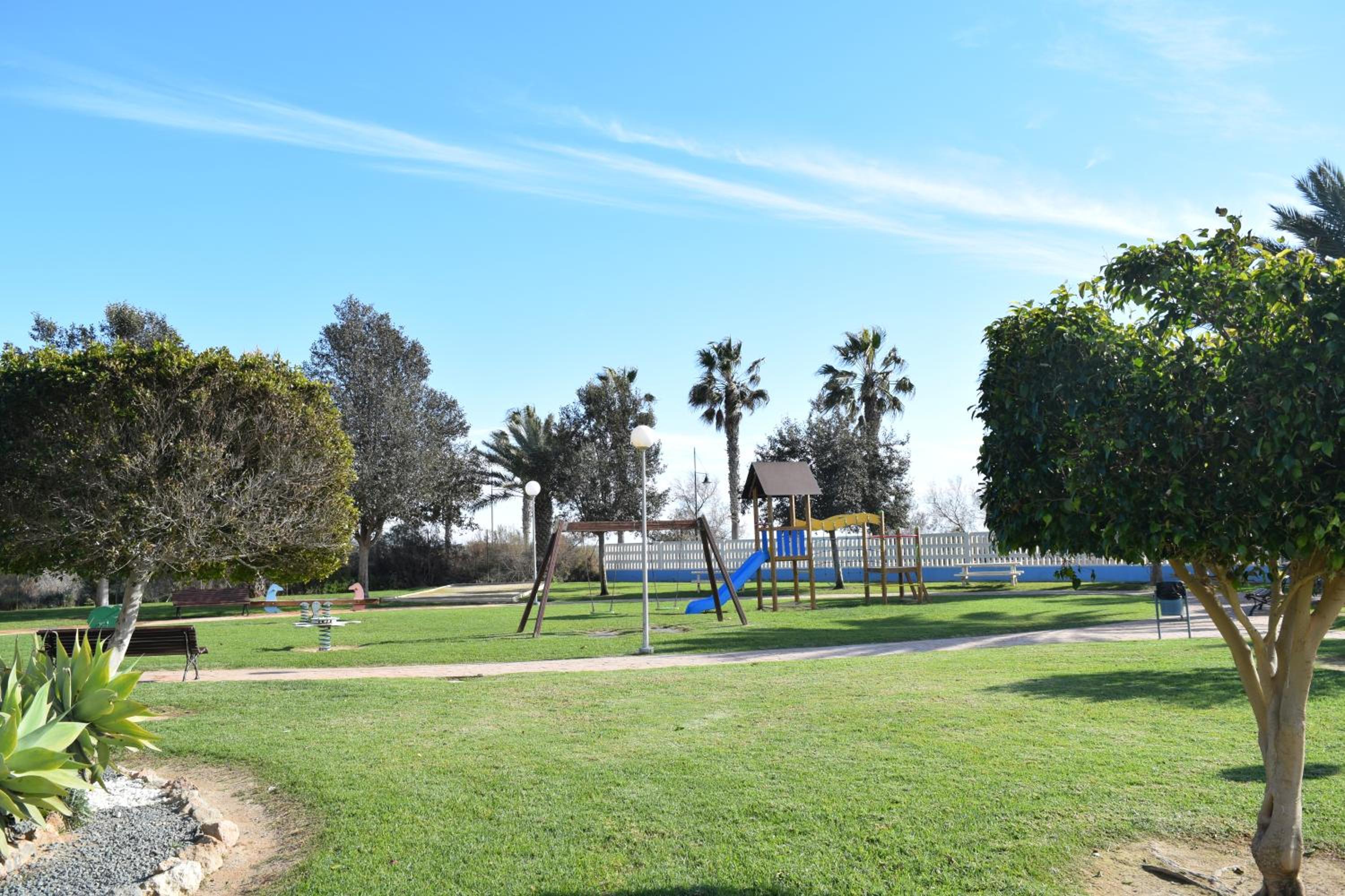 Lago De Almerimar Three Bedroom Beach Front Apartment