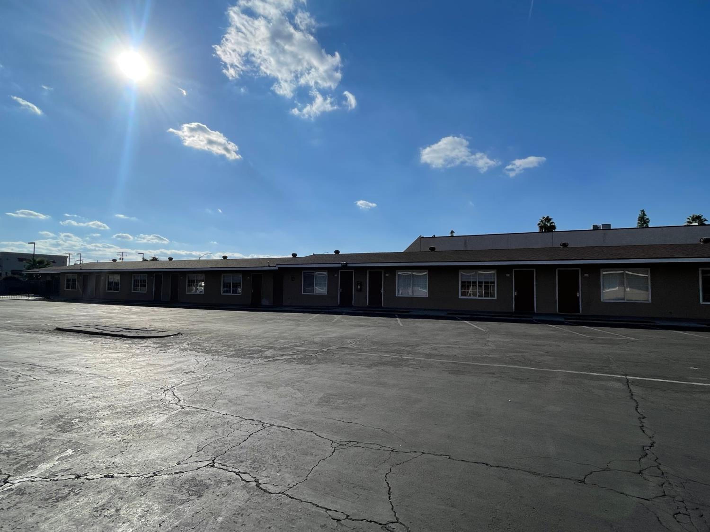 CoachLight Motel