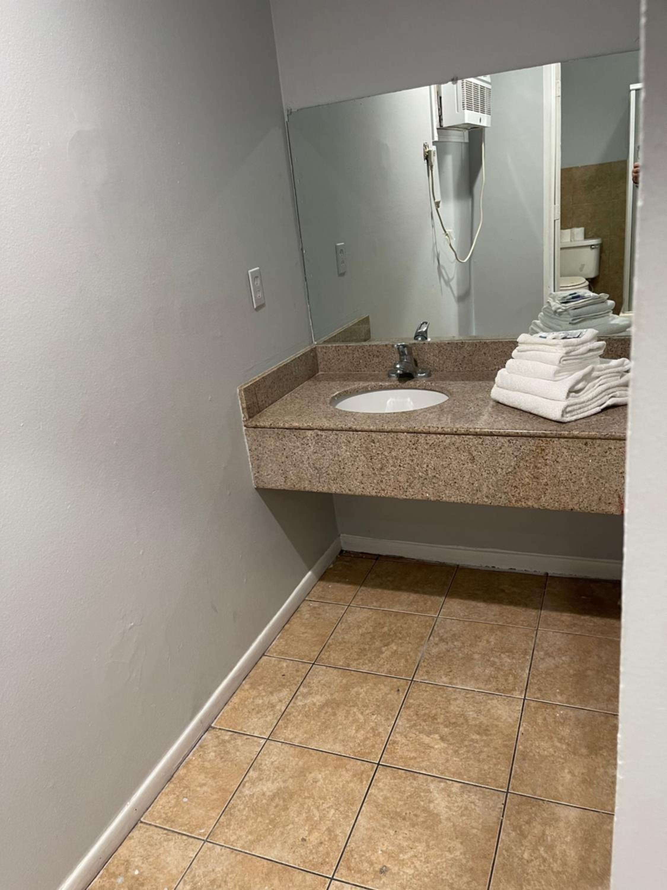 CoachLight Motel