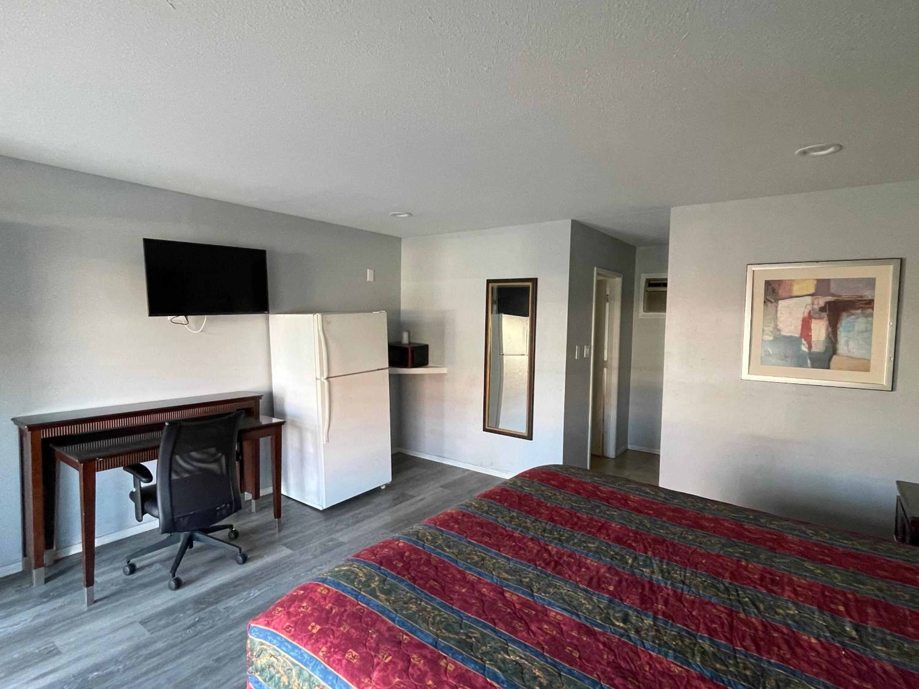 CoachLight Motel