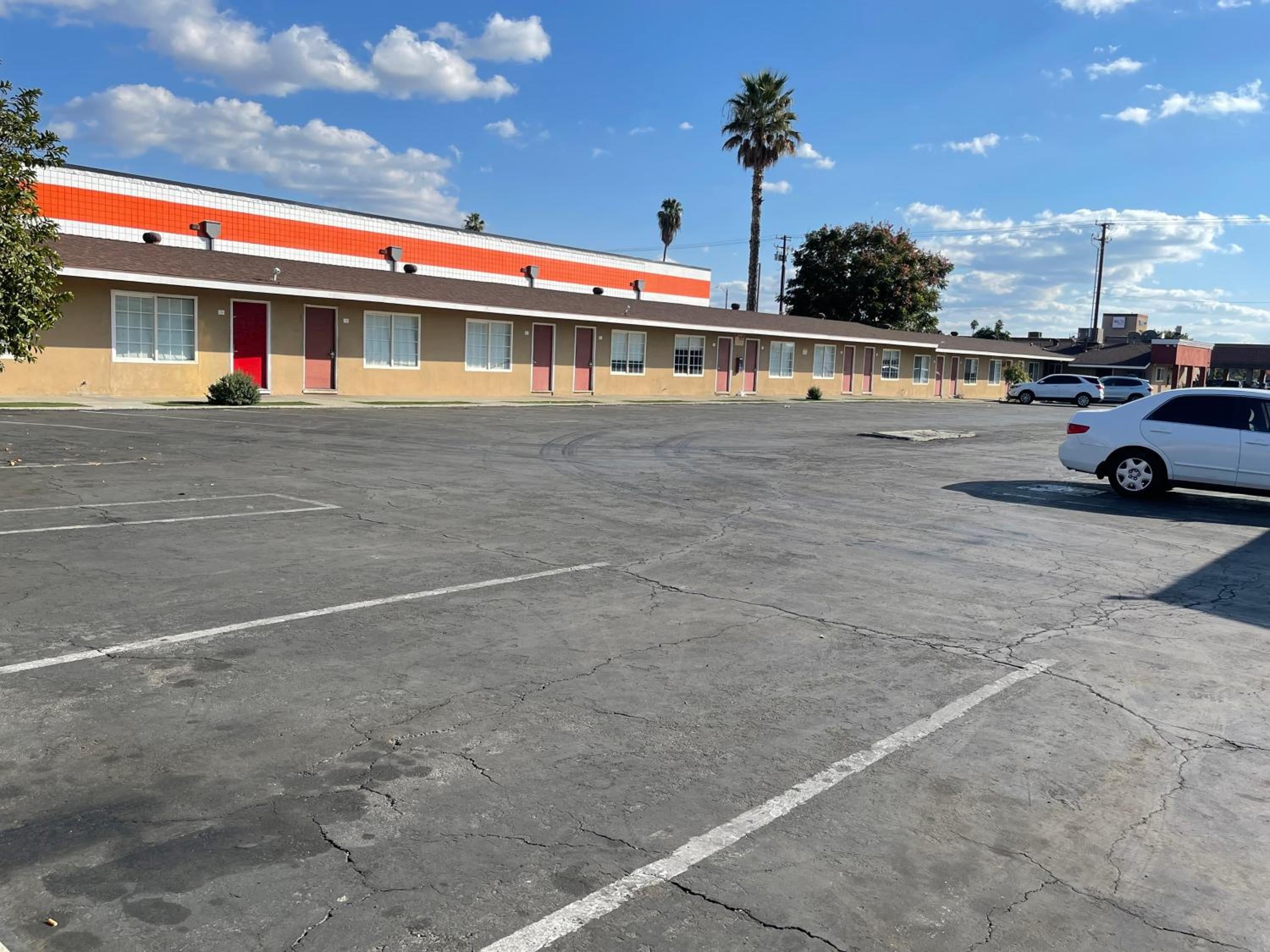 CoachLight Motel