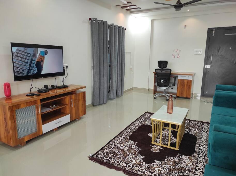 2BHK AC Service Apartment 403 - Manjari view 2