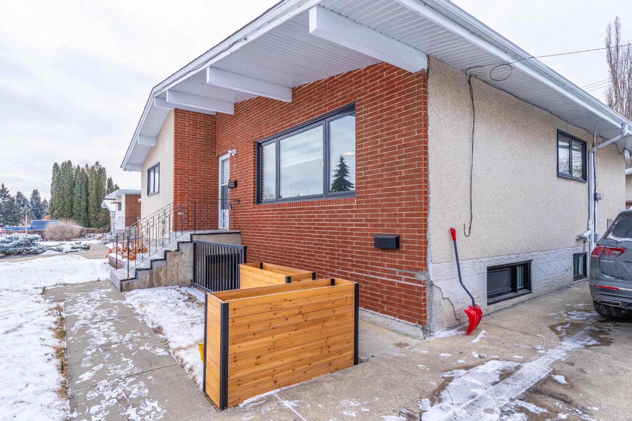 Central Edmonton Family Friendly Home