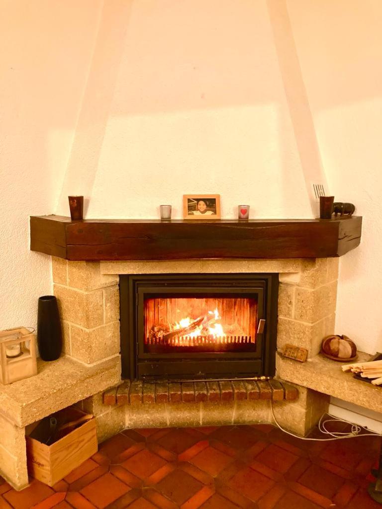 Cheerful villa with fireplace, bath-tub and garden