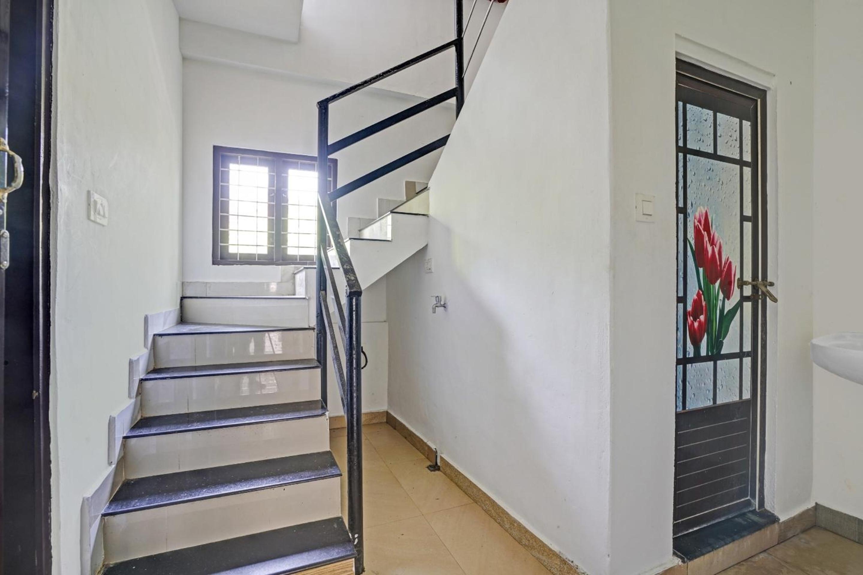SPOT ON Vinodam Residency view 5